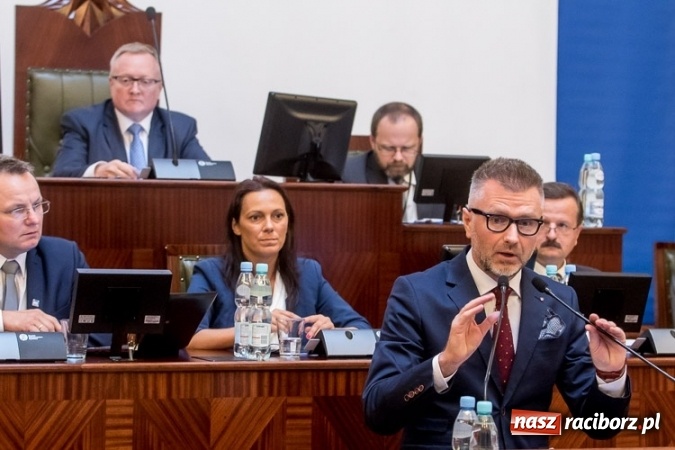 Zdjęcie w galerii na portalu naszraciborz.pl: Radni Sejmiku Wojew&oacute;dztwa Śląskiego wystąpili z apelem wiadomości z regionu