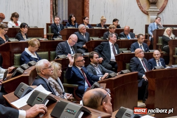 Zdjęcie w galerii na portalu naszraciborz.pl: Radni Sejmiku Wojew&oacute;dztwa Śląskiego wystąpili z apelem wiadomości z regionu