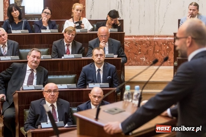 Zdjęcie w galerii na portalu naszraciborz.pl: Radni Sejmiku Wojew&oacute;dztwa Śląskiego wystąpili z apelem wiadomości z regionu