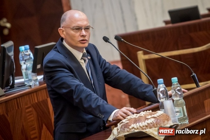 Zdjęcie w galerii na portalu naszraciborz.pl: Radni Sejmiku Wojew&oacute;dztwa Śląskiego wystąpili z apelem wiadomości z regionu