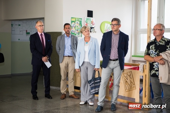 Zdjęcie w galerii na portalu naszraciborz.pl: Otoczenie dostosowane do dziecka - w SP 1 powstała Sala Doświadczania Świata wiadomości z regionu