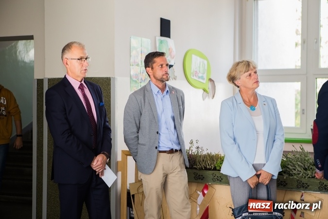 Zdjęcie w galerii na portalu naszraciborz.pl: Otoczenie dostosowane do dziecka - w SP 1 powstała Sala Doświadczania Świata wiadomości z regionu