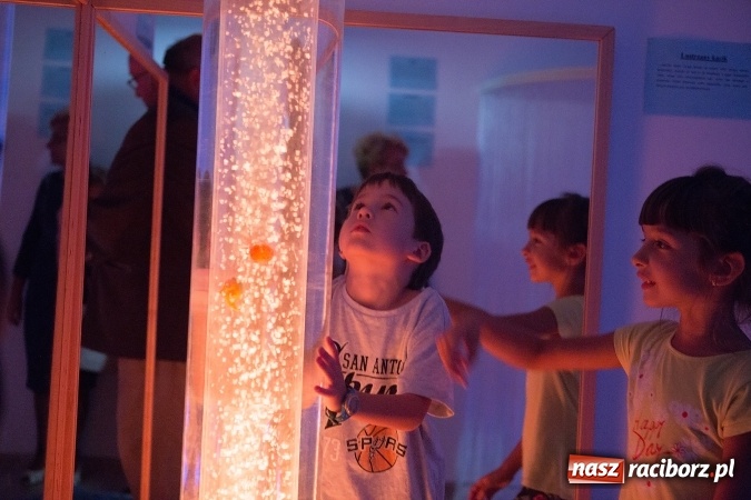 Zdjęcie w galerii na portalu naszraciborz.pl: Otoczenie dostosowane do dziecka - w SP 1 powstała Sala Doświadczania Świata wiadomości z regionu