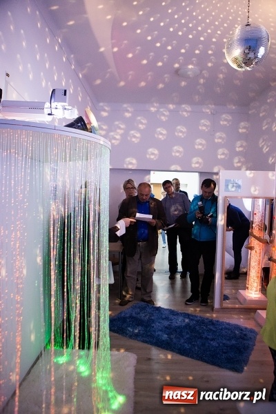 Zdjęcie w galerii na portalu naszraciborz.pl: Otoczenie dostosowane do dziecka - w SP 1 powstała Sala Doświadczania Świata wiadomości z regionu