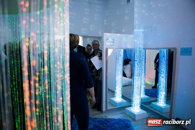 Zdjęcie w galerii na portalu naszraciborz.pl: Otoczenie dostosowane do dziecka - w SP 1 powstała Sala Doświadczania Świata wiadomości z regionu