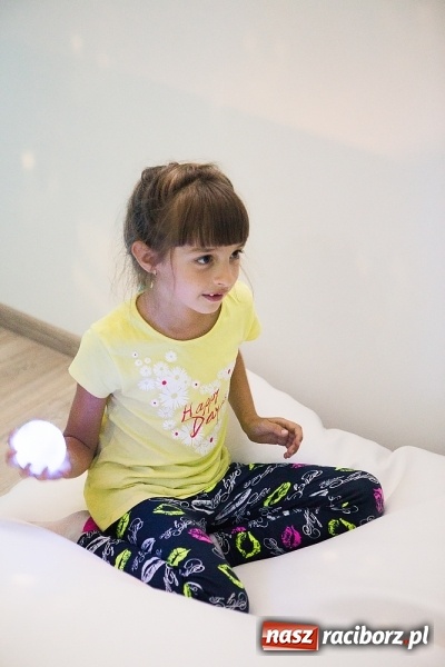 Zdjęcie w galerii na portalu naszraciborz.pl: Otoczenie dostosowane do dziecka - w SP 1 powstała Sala Doświadczania Świata wiadomości z regionu