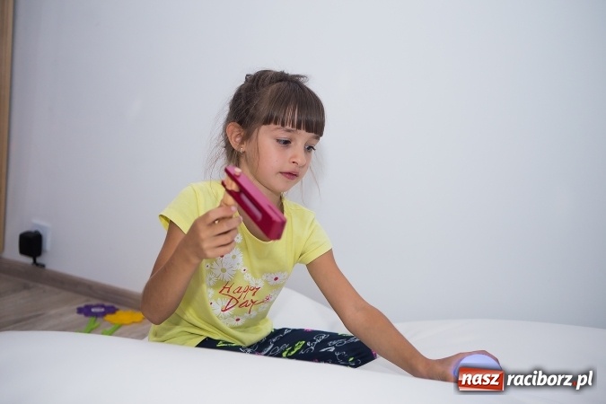 Zdjęcie w galerii na portalu naszraciborz.pl: Otoczenie dostosowane do dziecka - w SP 1 powstała Sala Doświadczania Świata wiadomości z regionu