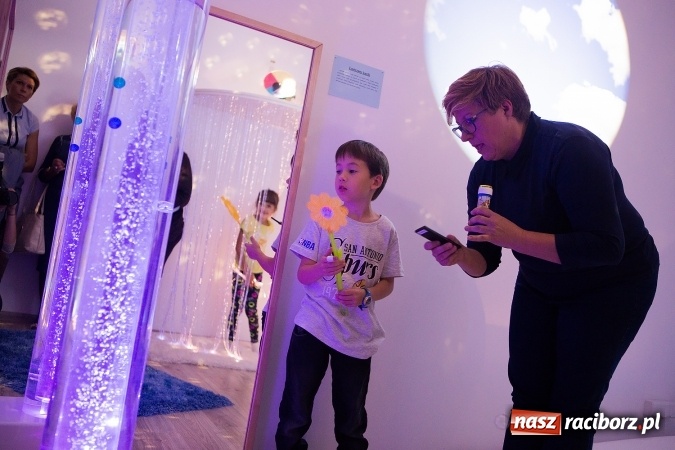 Zdjęcie w galerii na portalu naszraciborz.pl: Otoczenie dostosowane do dziecka - w SP 1 powstała Sala Doświadczania Świata wiadomości z regionu