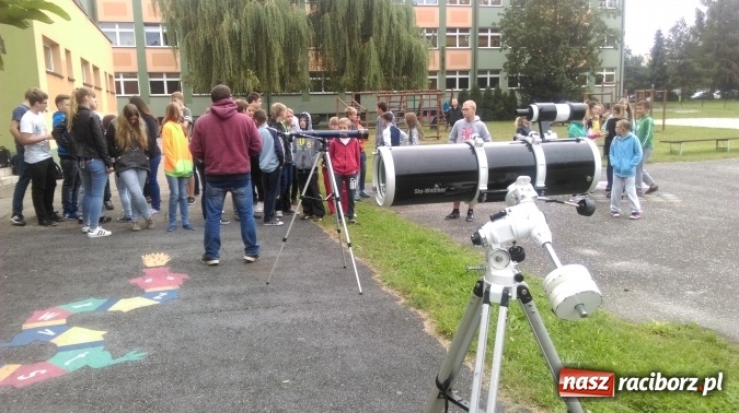 Zdjęcie w galerii na portalu naszraciborz.pl: Kosmiczna podr&oacute;ż uczni&oacute;w ZSO z Kuźni Raciborskiej wiadomości z regionu