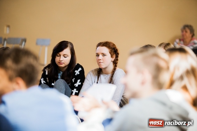 Zdjęcie w galerii na portalu naszraciborz.pl: Obchody Dnia Języków Obcych w II LO wiadomości z regionu