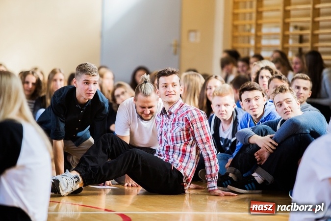 Zdjęcie w galerii na portalu naszraciborz.pl: Obchody Dnia Języków Obcych w II LO wiadomości z regionu