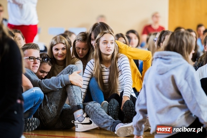 Zdjęcie w galerii na portalu naszraciborz.pl: Obchody Dnia Języków Obcych w II LO wiadomości z regionu