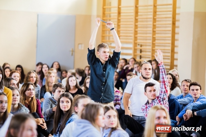 Zdjęcie w galerii na portalu naszraciborz.pl: Obchody Dnia Języków Obcych w II LO wiadomości z regionu