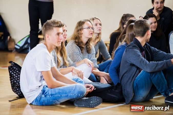 Zdjęcie w galerii na portalu naszraciborz.pl: Obchody Dnia Języków Obcych w II LO wiadomości z regionu