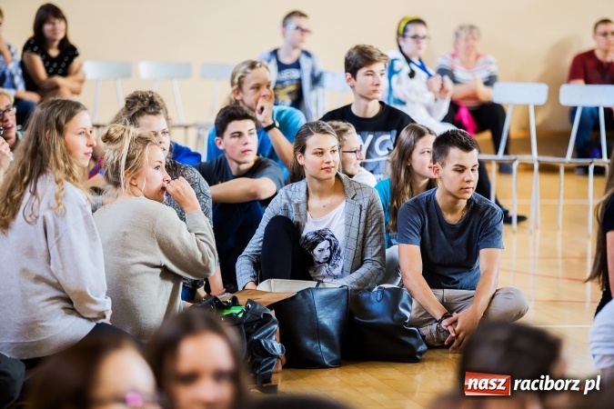 Zdjęcie w galerii na portalu naszraciborz.pl: Obchody Dnia Języków Obcych w II LO wiadomości z regionu