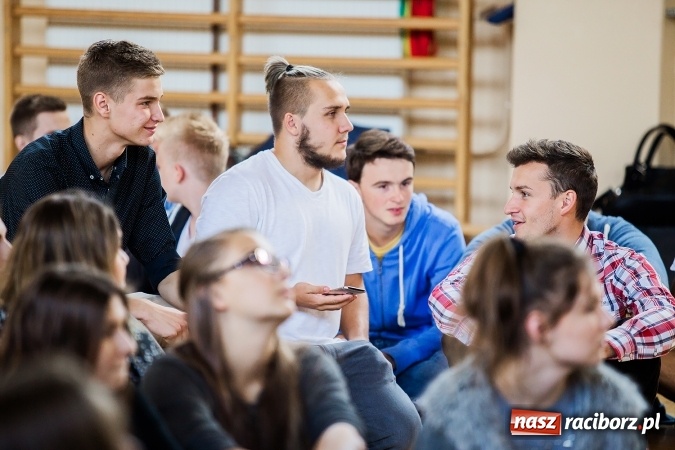 Zdjęcie w galerii na portalu naszraciborz.pl: Obchody Dnia Języków Obcych w II LO wiadomości z regionu