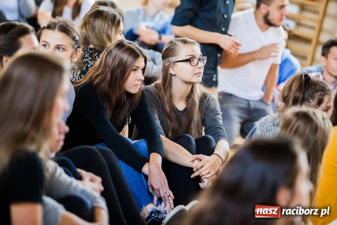 Zdjęcie w galerii na portalu naszraciborz.pl: Obchody Dnia Języków Obcych w II LO wiadomości z regionu