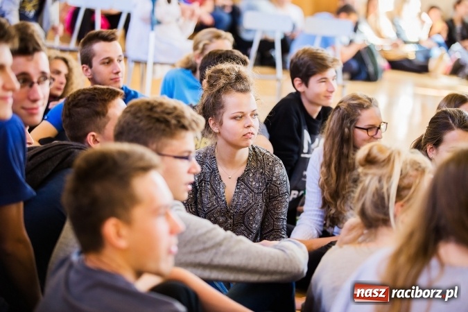 Zdjęcie w galerii na portalu naszraciborz.pl: Obchody Dnia Języków Obcych w II LO wiadomości z regionu