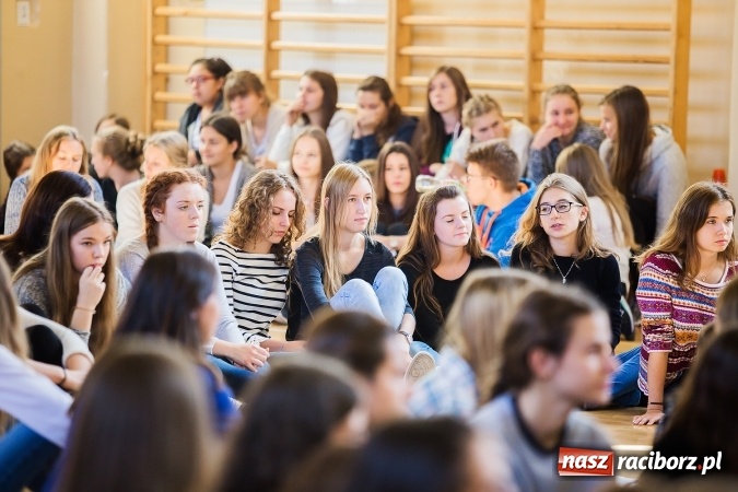 Zdjęcie w galerii na portalu naszraciborz.pl: Obchody Dnia Języków Obcych w II LO wiadomości z regionu