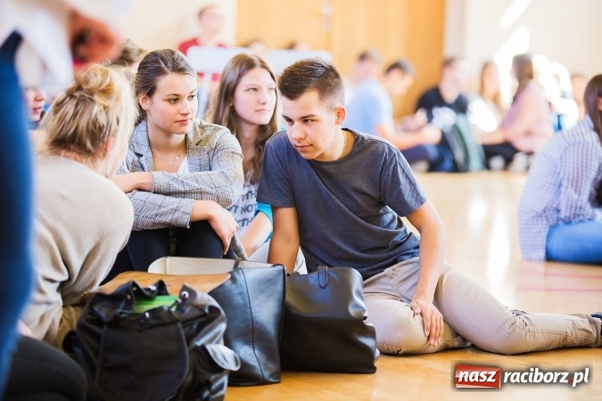 Zdjęcie w galerii na portalu naszraciborz.pl: Obchody Dnia Języków Obcych w II LO wiadomości z regionu