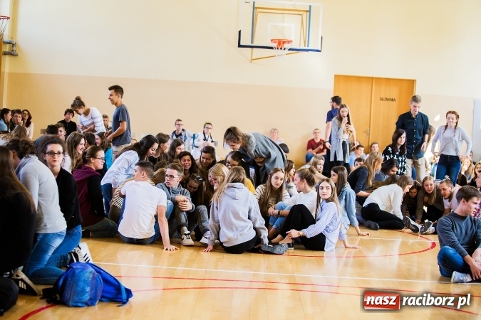 Zdjęcie w galerii na portalu naszraciborz.pl: Obchody Dnia Języków Obcych w II LO wiadomości z regionu