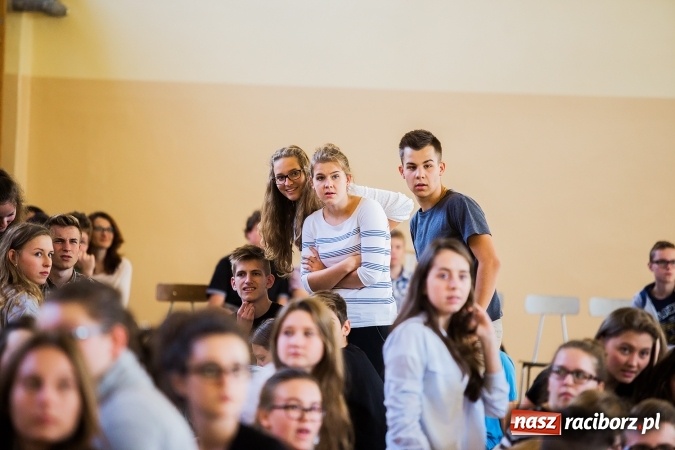 Zdjęcie w galerii na portalu naszraciborz.pl: Obchody Dnia Języków Obcych w II LO wiadomości z regionu