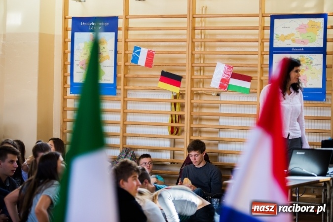 Zdjęcie w galerii na portalu naszraciborz.pl: Obchody Dnia Języków Obcych w II LO wiadomości z regionu