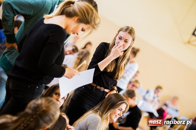 Zdjęcie w galerii na portalu naszraciborz.pl: Obchody Dnia Języków Obcych w II LO wiadomości z regionu