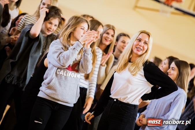 Zdjęcie w galerii na portalu naszraciborz.pl: Obchody Dnia Języków Obcych w II LO wiadomości z regionu