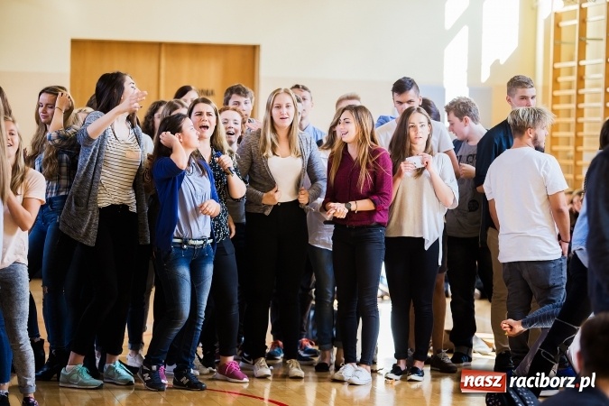 Zdjęcie w galerii na portalu naszraciborz.pl: Obchody Dnia Języków Obcych w II LO wiadomości z regionu