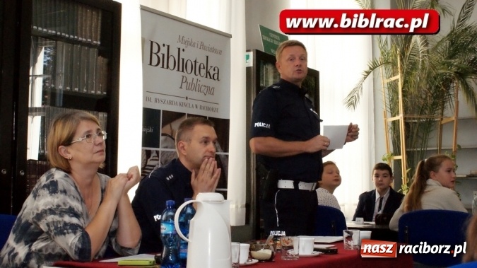 Zdjęcie w galerii na portalu naszraciborz.pl: Konkurs Wiedzy o Ruchu Drogowym w bibliotece wiadomości z regionu