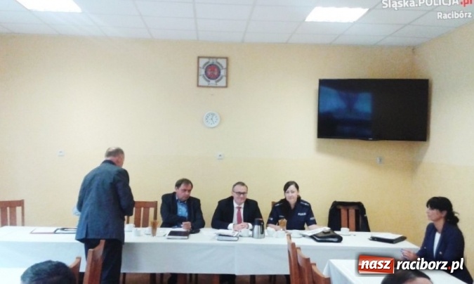 Zdjęcie w galerii na portalu naszraciborz.pl: Policyjna prelekcja w Lekartowie  wiadomości z regionu