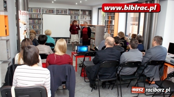 Zdjęcie w galerii na portalu naszraciborz.pl: Miłośnicy podr&oacute;ży spotkali się w Klubie Przyjaci&oacute;ł Biblioteki na Ostrogu wiadomości z regionu