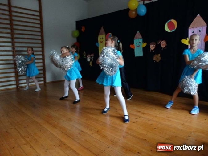 Zdjęcie w galerii na portalu naszraciborz.pl: W Budziskach powstał nowy plac zabaw wiadomości z regionu