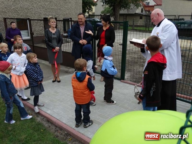 Zdjęcie w galerii na portalu naszraciborz.pl: W Budziskach powstał nowy plac zabaw wiadomości z regionu