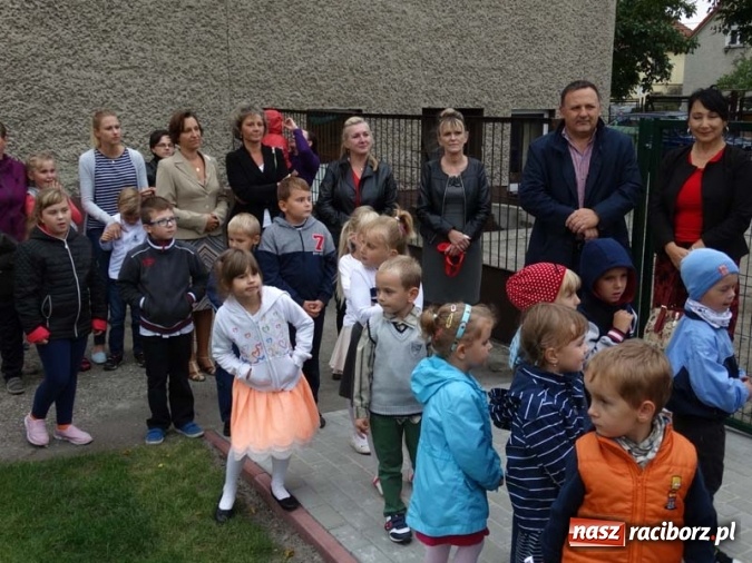 Zdjęcie w galerii na portalu naszraciborz.pl: W Budziskach powstał nowy plac zabaw wiadomości z regionu