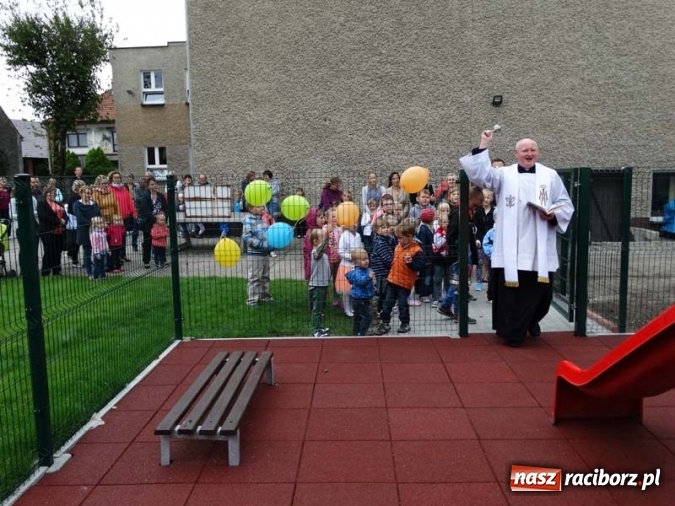 Zdjęcie w galerii na portalu naszraciborz.pl: W Budziskach powstał nowy plac zabaw wiadomości z regionu