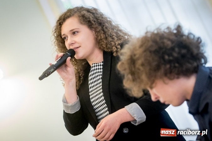 Zdjęcie w galerii na portalu naszraciborz.pl: Stypendia Marszałka Województwa Śląskiego w dziedzinie edukacji - nagrodzono trzech uczniów raciborskiej szkoły wiadomości z regionu