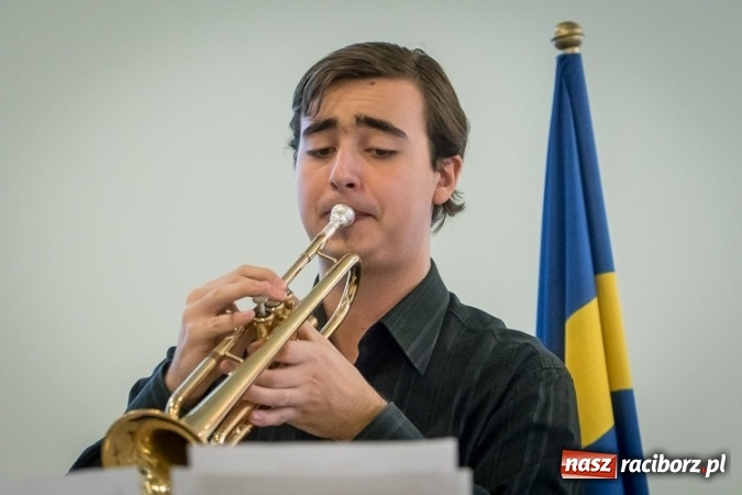 Zdjęcie w galerii na portalu naszraciborz.pl: Stypendia Marszałka Województwa Śląskiego w dziedzinie edukacji - nagrodzono trzech uczniów raciborskiej szkoły wiadomości z regionu