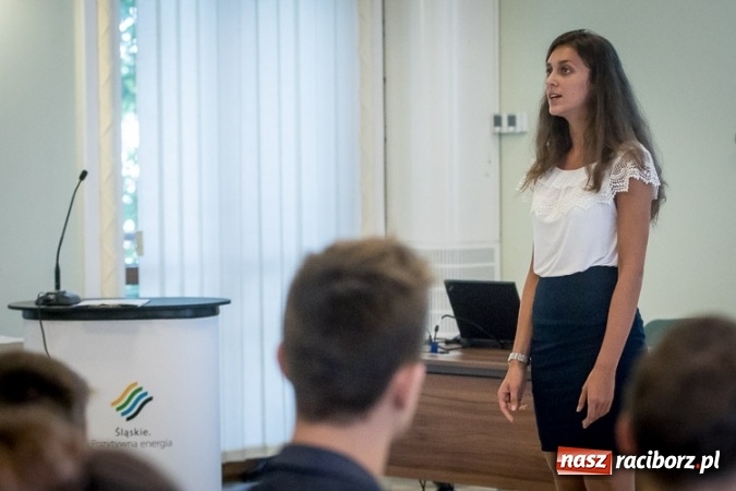 Zdjęcie w galerii na portalu naszraciborz.pl: Stypendia Marszałka Województwa Śląskiego w dziedzinie edukacji - nagrodzono trzech uczniów raciborskiej szkoły wiadomości z regionu