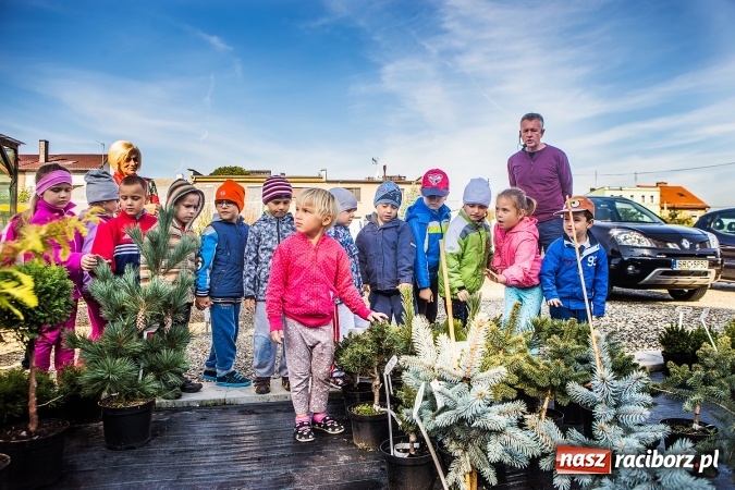 Zdjęcie w galerii na portalu naszraciborz.pl: Ogród – sposób na szalone czasy. Dzień otwarty i warsztaty z Witoldem Czuksanowem w AgroMarkecie wiadomości z regionu