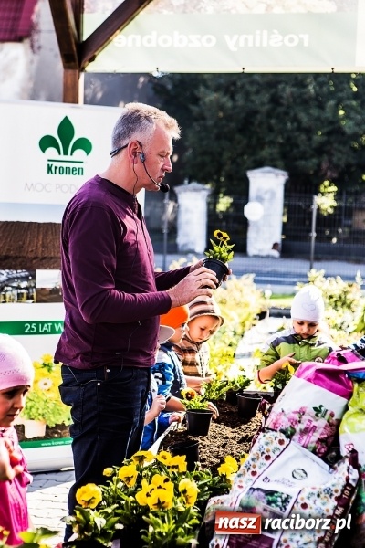 Zdjęcie w galerii na portalu naszraciborz.pl: Ogród – sposób na szalone czasy. Dzień otwarty i warsztaty z Witoldem Czuksanowem w AgroMarkecie wiadomości z regionu