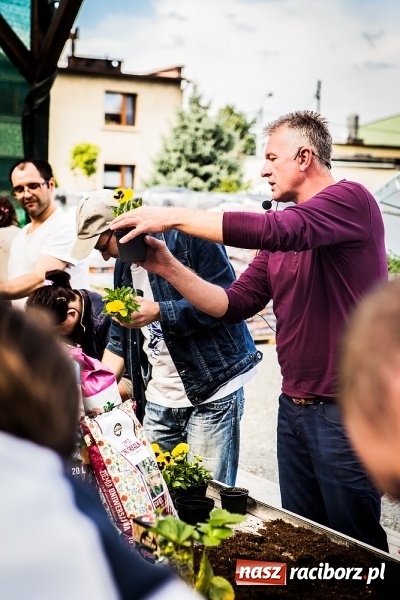 Zdjęcie w galerii na portalu naszraciborz.pl: Ogród – sposób na szalone czasy. Dzień otwarty i warsztaty z Witoldem Czuksanowem w AgroMarkecie wiadomości z regionu