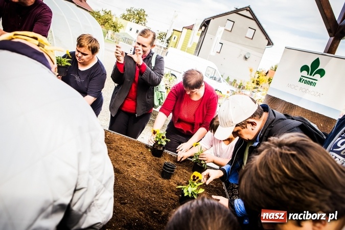 Zdjęcie w galerii na portalu naszraciborz.pl: Ogród – sposób na szalone czasy. Dzień otwarty i warsztaty z Witoldem Czuksanowem w AgroMarkecie wiadomości z regionu