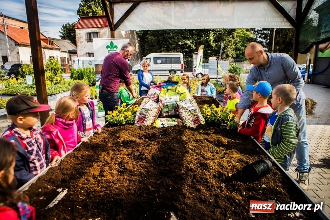 Zdjęcie w galerii na portalu naszraciborz.pl: Ogród – sposób na szalone czasy. Dzień otwarty i warsztaty z Witoldem Czuksanowem w AgroMarkecie wiadomości z regionu