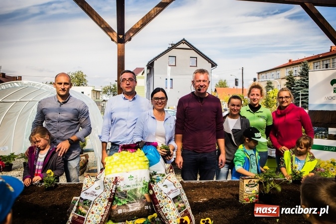 Zdjęcie w galerii na portalu naszraciborz.pl: Ogród – sposób na szalone czasy. Dzień otwarty i warsztaty z Witoldem Czuksanowem w AgroMarkecie wiadomości z regionu
