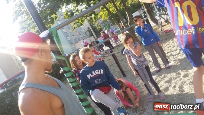 Zdjęcie w galerii na portalu naszraciborz.pl: Podciągnij się z Dawidem! Gdzie? W Strefie!  wiadomości z regionu