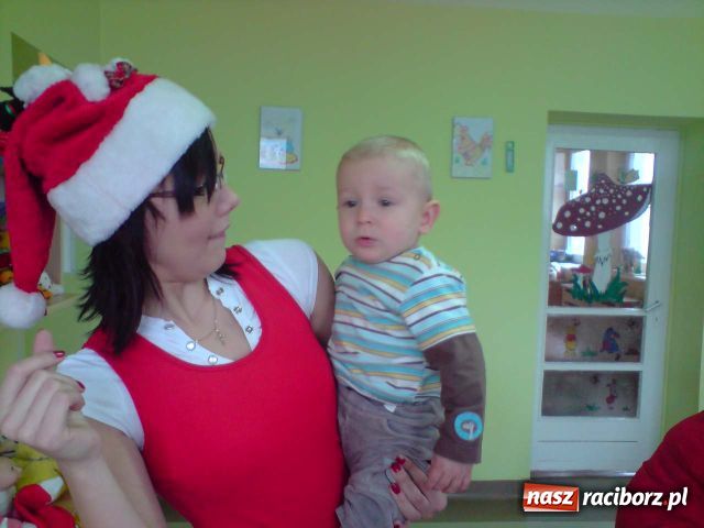 Zdjęcie w galerii na portalu naszraciborz.pl: Wizyta Mikołaja w żłobku wiadomości z regionu