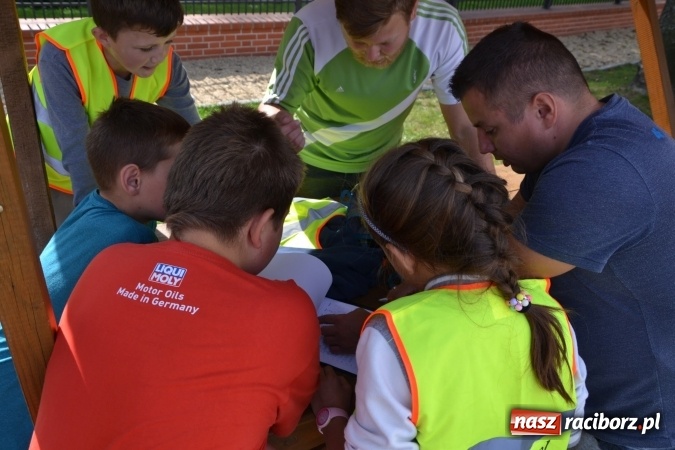 Zdjęcie w galerii na portalu naszraciborz.pl: Uczestnicy 51. Rajdu Szlakiem Husarii po Ziemi Raciborskiej dotarli na Zamek Piastowski wiadomości z regionu