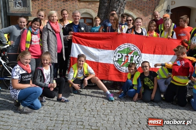 Zdjęcie w galerii na portalu naszraciborz.pl: Uczestnicy 51. Rajdu Szlakiem Husarii po Ziemi Raciborskiej dotarli na Zamek Piastowski wiadomości z regionu